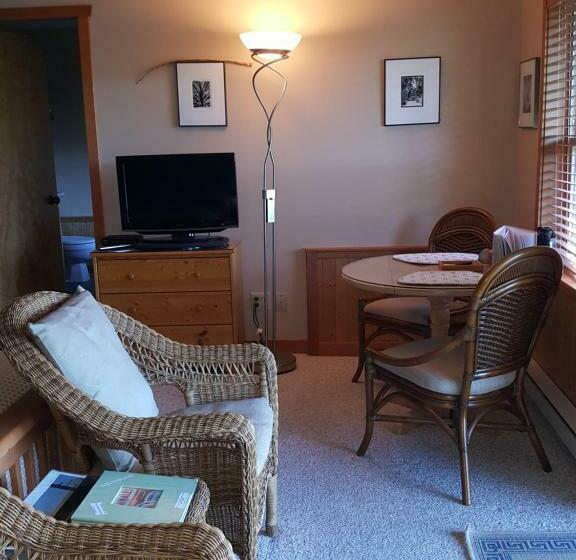 带大床的套房, Reef Point Oceanfront Bed And Breakfast