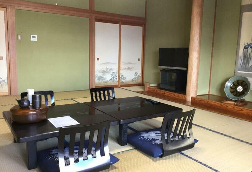 스탠다드 전망 룸, Kutsurogian