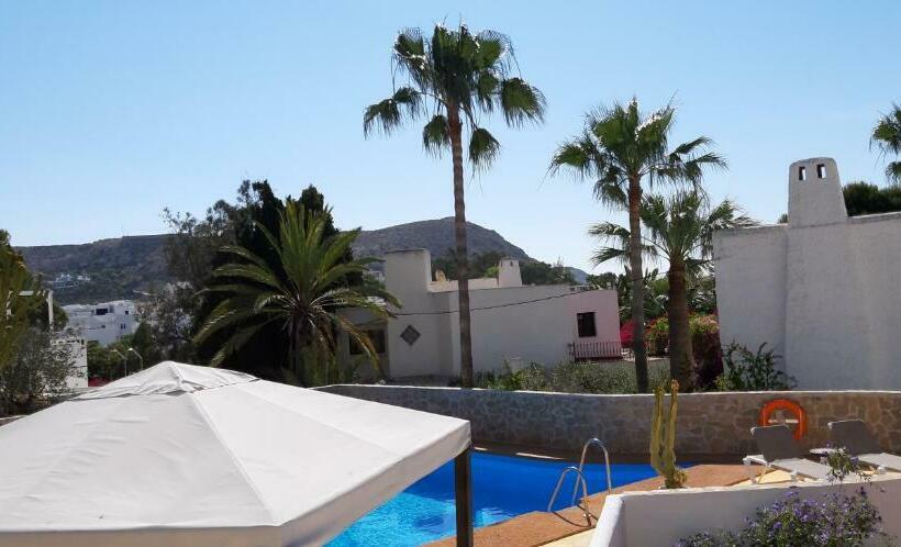 חדר בסיסי, Family Agua Amarga