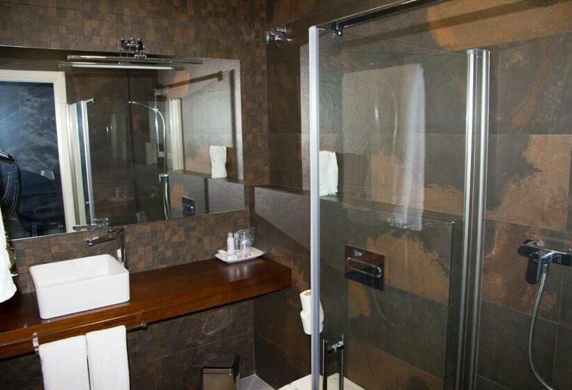 Номер Deluxe, Barrio Nuevo