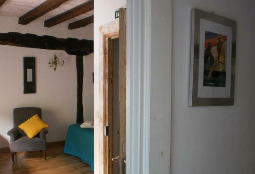 Номер Стандарт Трехместный, Larraenea Bed And Breakfast