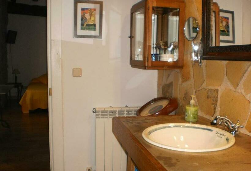 Номер Стандарт Трехместный, Larraenea Bed And Breakfast