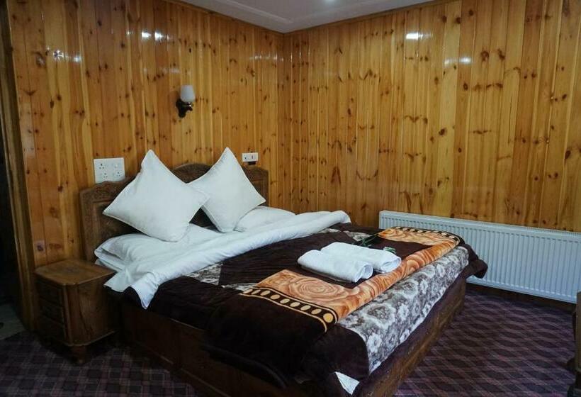 Номер Deluxe, Barzman