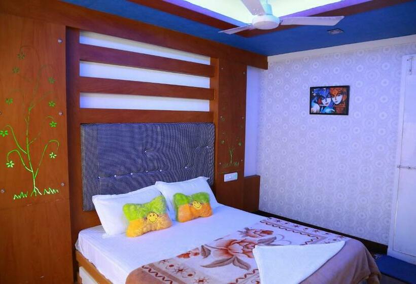 Люкс Deluxe 2 Спальни, Sreekrishna Houseboat   Vaccinated Staff
