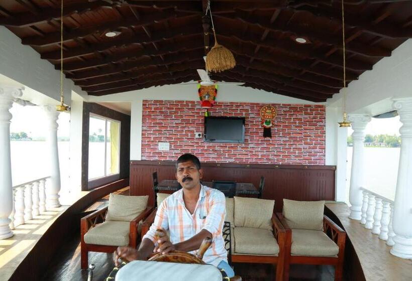 Люкс Deluxe 2 Спальни, Sreekrishna Houseboat   Vaccinated Staff