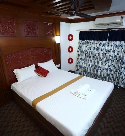 Family Suite, Sreekrishna Houseboat   Vaccinated Staff