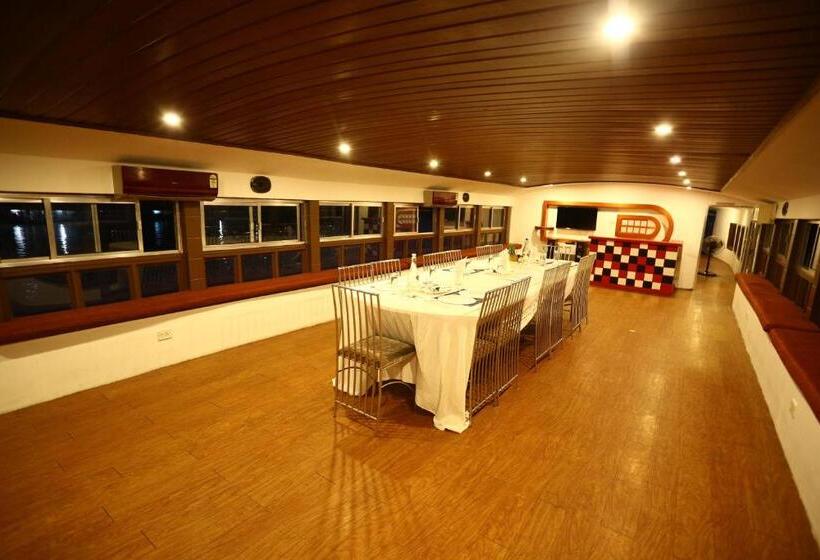 Family Suite, Sreekrishna Houseboat   Vaccinated Staff