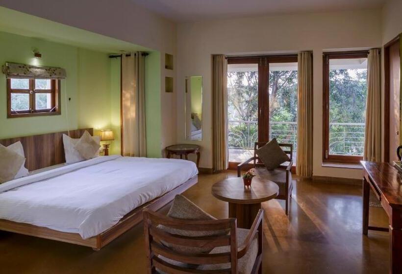 اتاق لوکس با بالکن, The Chitvan Resort
