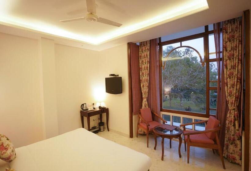 اتاق لوکس, The Chitvan Resort