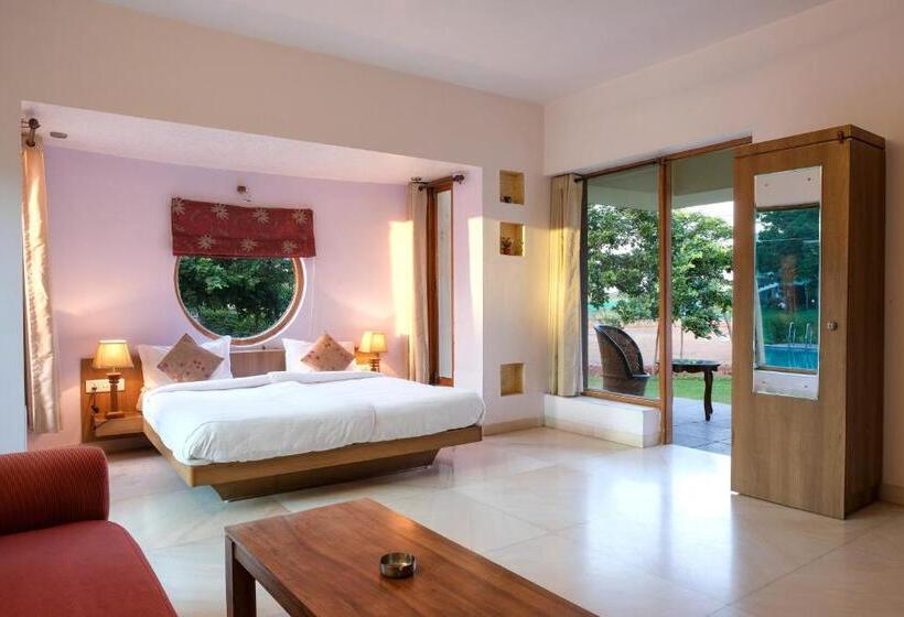 سوییت با چشم‌انداز استخر, The Chitvan Resort