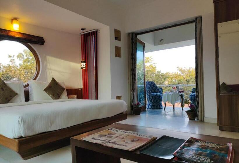 سوییت با چشم‌انداز استخر, The Chitvan Resort