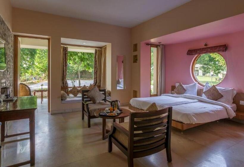سوییت با چشم‌انداز استخر, The Chitvan Resort