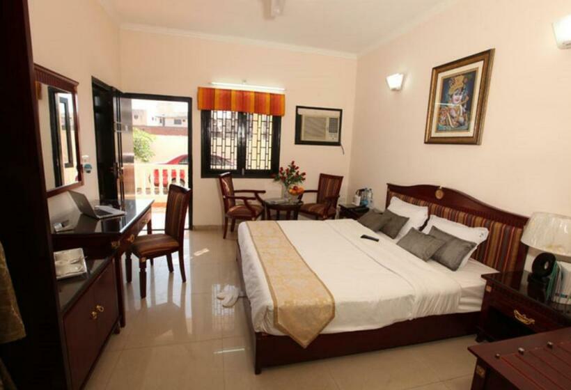 Номер Deluxe, Kridha Residency   Opposite Prem Mandir Vrindavan