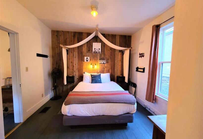 ファミリールーム, Mrs. Anderson's Lodging