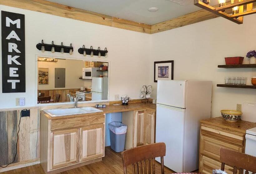 スイート（家族用）, Mrs. Anderson's Lodging