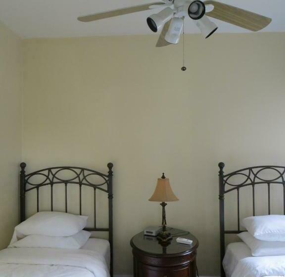 סוויטת 2 חדרי שינה, The Polo Inn Bridgeport U.s.a