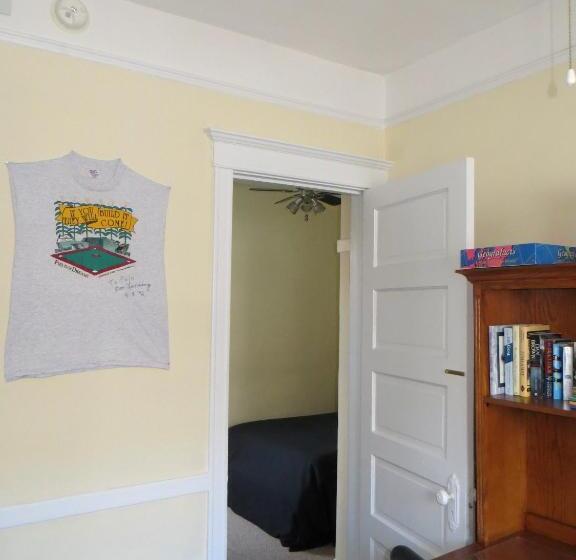 3 Bedroom Suite, The Polo Inn Bridgeport U.s.a