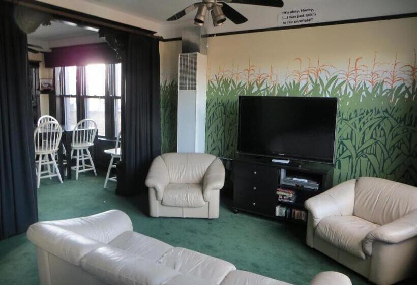 3 Bedroom Suite, The Polo Inn Bridgeport U.s.a