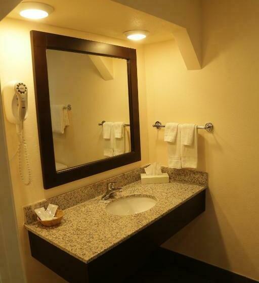 带大床的标准间, Budget Inn   Washington