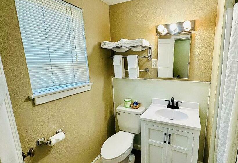 Номер Deluxe, Sage N Sand Motel