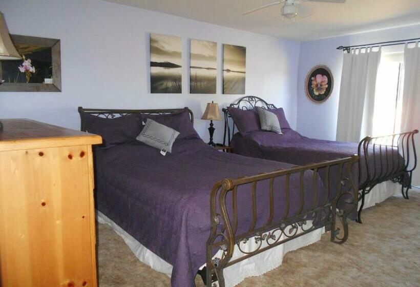 패밀리 룸, The Branded Calf Bed & Breakfast
