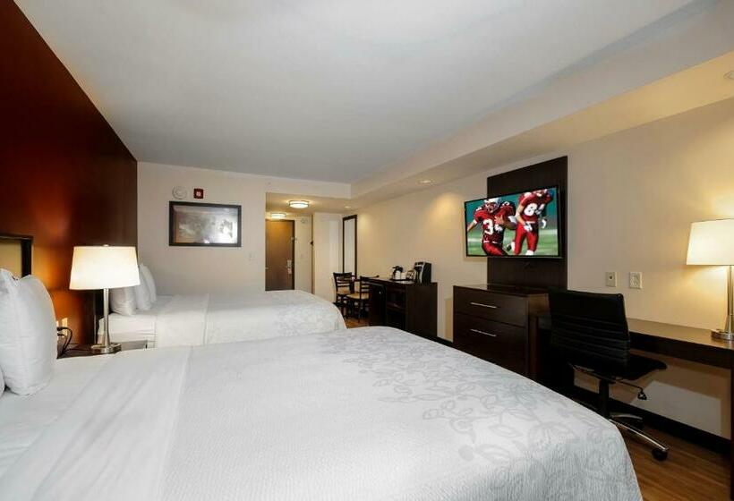 Номер Deluxe, Red Roof Inn Plus+ & Suites Malone