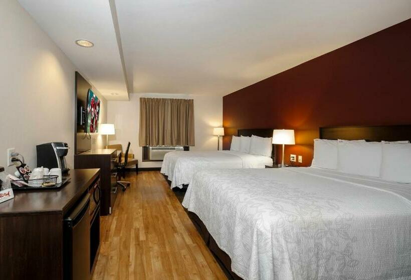 Номер Deluxe, Red Roof Inn Plus+ & Suites Malone