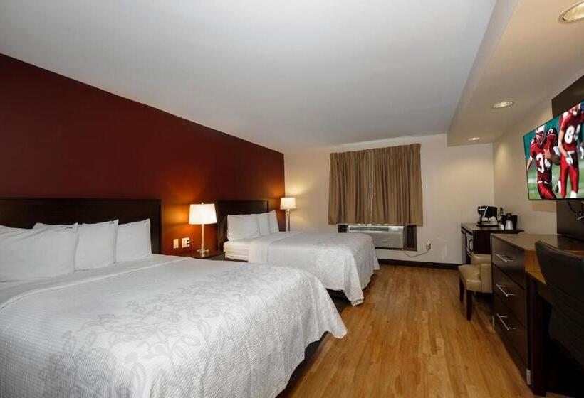 Номер Deluxe Адаптированный для Инвалидов, Red Roof Inn Plus+ & Suites Malone