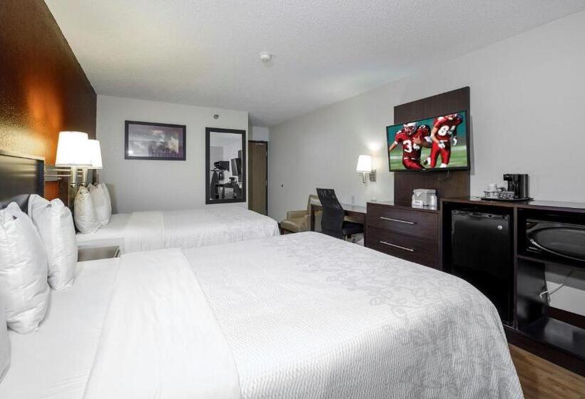 Номер Deluxe Адаптированный для Инвалидов, Red Roof Inn Plus+ & Suites Malone