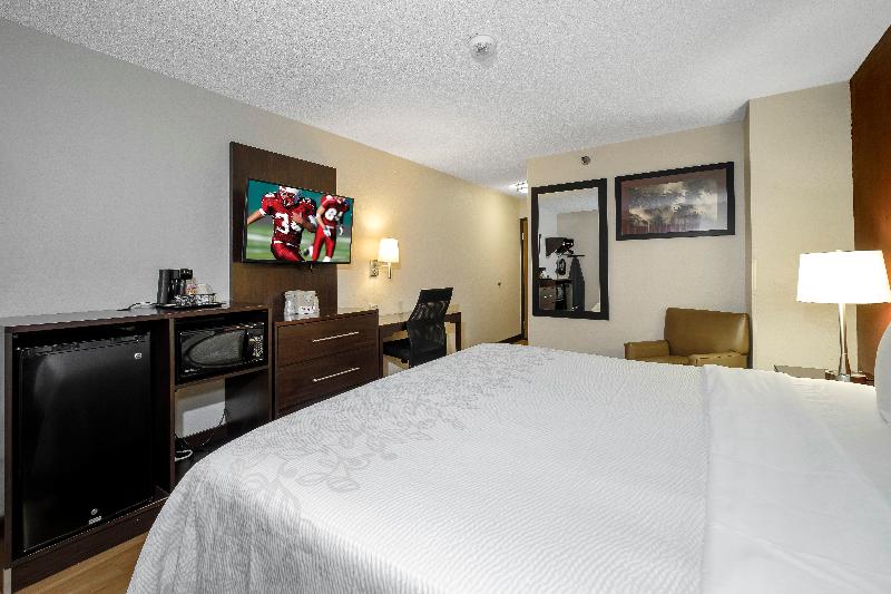 Номер Superior Кровать Кинг, Red Roof Inn Plus+ & Suites Malone