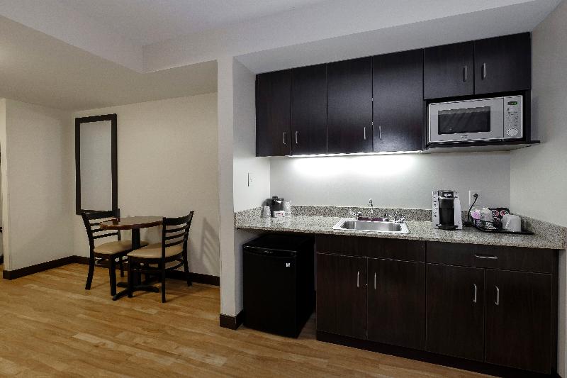 Люкс Кровать Квин, Red Roof Inn Plus+ & Suites Malone
