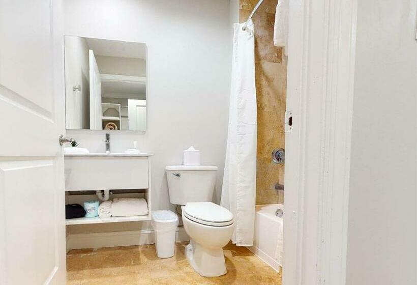 Люкс Кровать Кинг, Nuvo Suites Hotel   Miami Doral