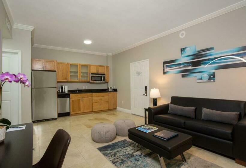 Люкс Deluxe Кровать Кинг, Nuvo Suites Hotel   Miami Doral