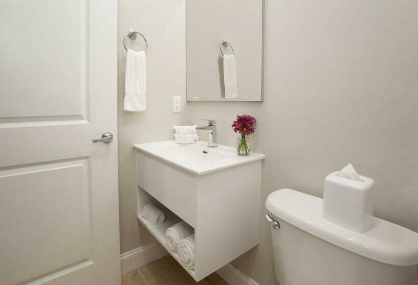 Президентский Люкс, Nuvo Suites Hotel   Miami Doral