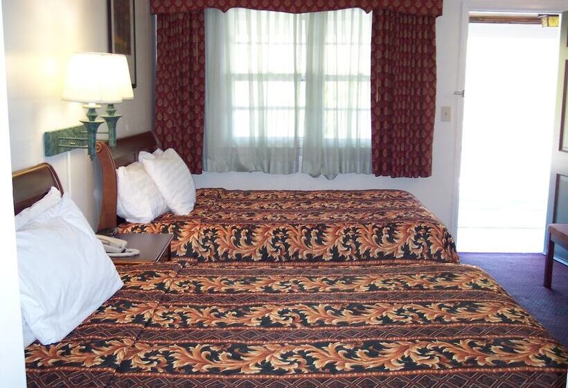 Номер Стандарт 2 Двуспальные Кровати, Shore Hills Motel