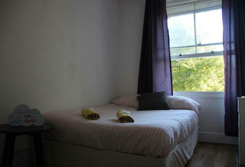Quarto Estandar Banheiro Compartilhado, Onefam  Notting Hill