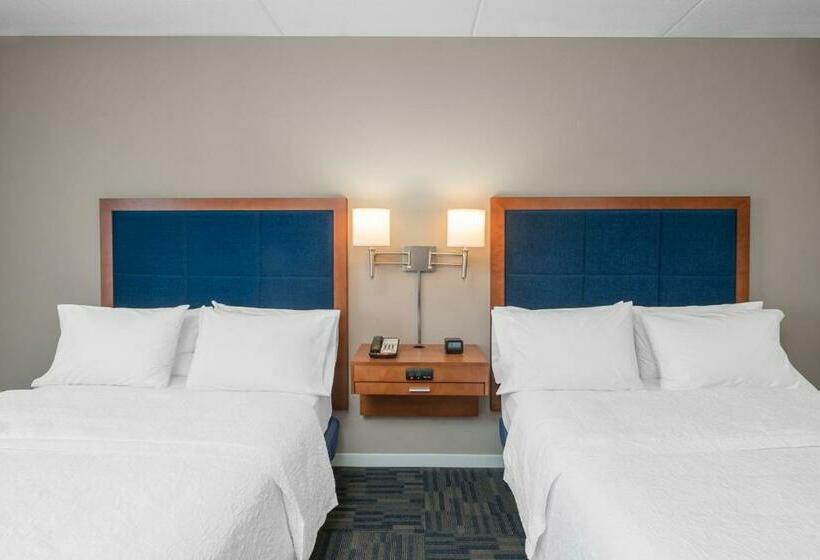 Номер Стандарт, Hampton Inn & Suites Newburgh Stewart Airport