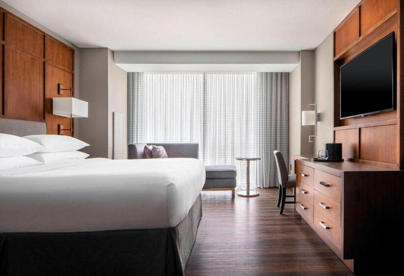חדר סטנדרט עם מיטת קינג, Omaha Marriott Downtown At The Capitol District