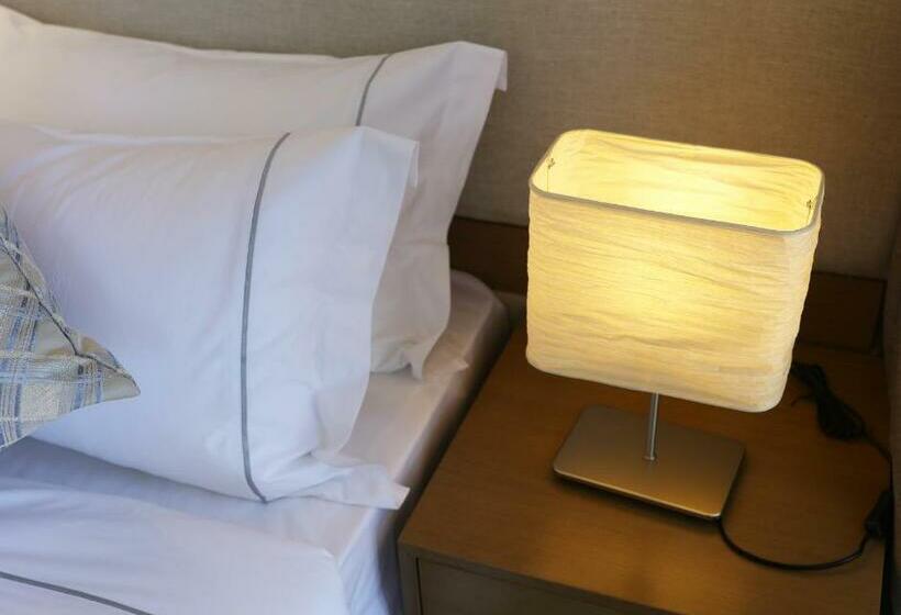 Escritório Estándar, Yuwa Serviced Residence