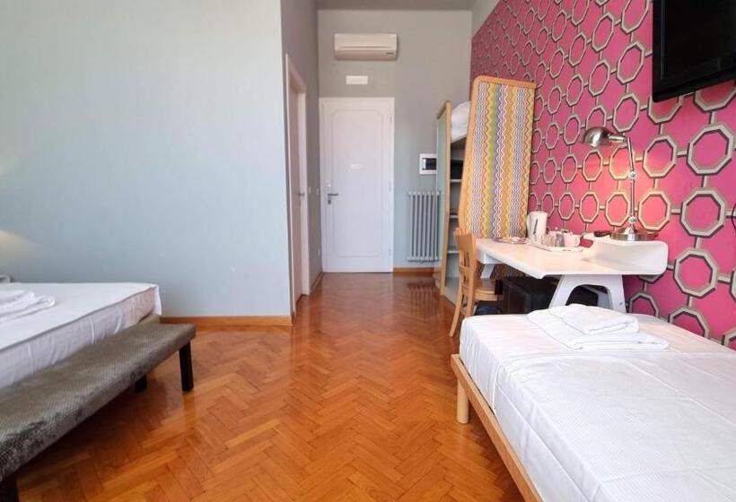 اتاق راحتی سه تخته, Locanda Al Volo Tor Bandena