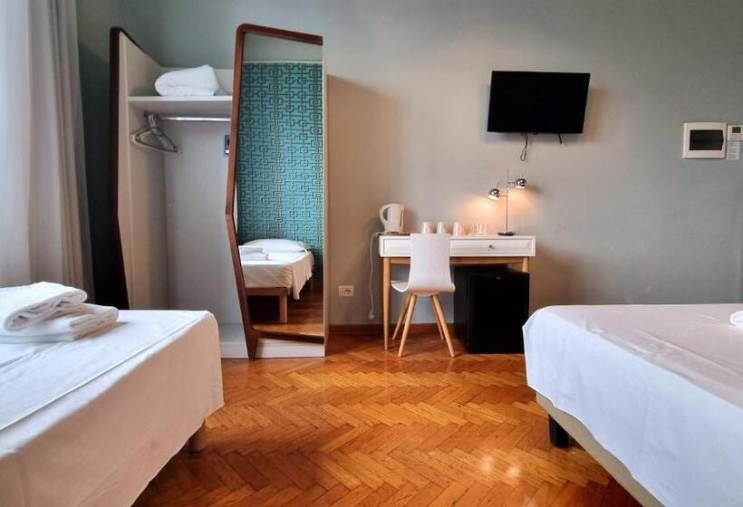 اتاق استاندارد سه نفره, Locanda Al Volo Tor Bandena