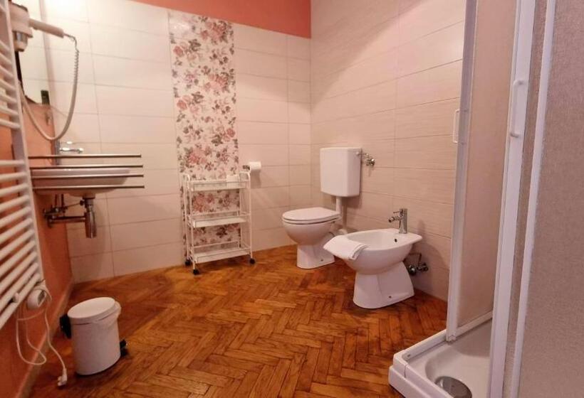 اتاق راحتی سه تخته, Locanda Al Volo Tor Bandena