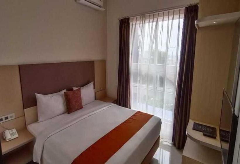 Семейный Номер, Sparks Odeon Sukabumi   Artotel Curated