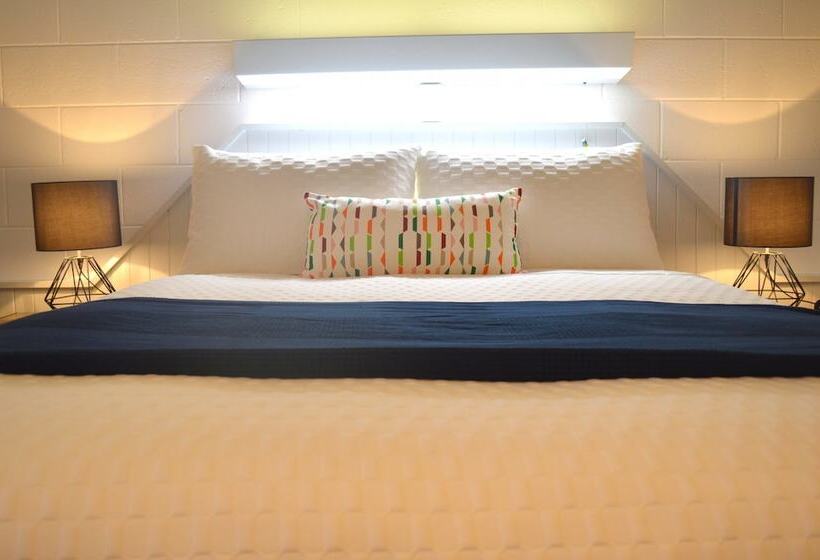 침실 2개 아파트, Penguin Seaside Motel