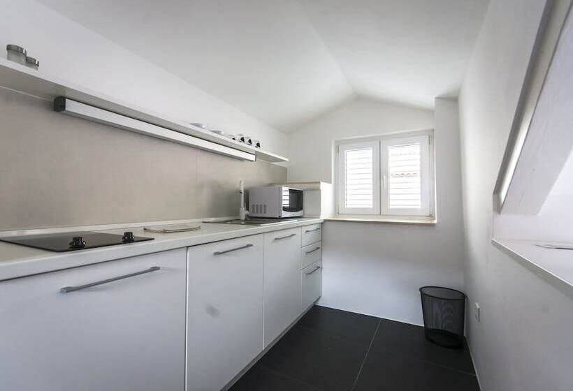 סטודיו דלוקס, Apartments And Rooms Lejletul