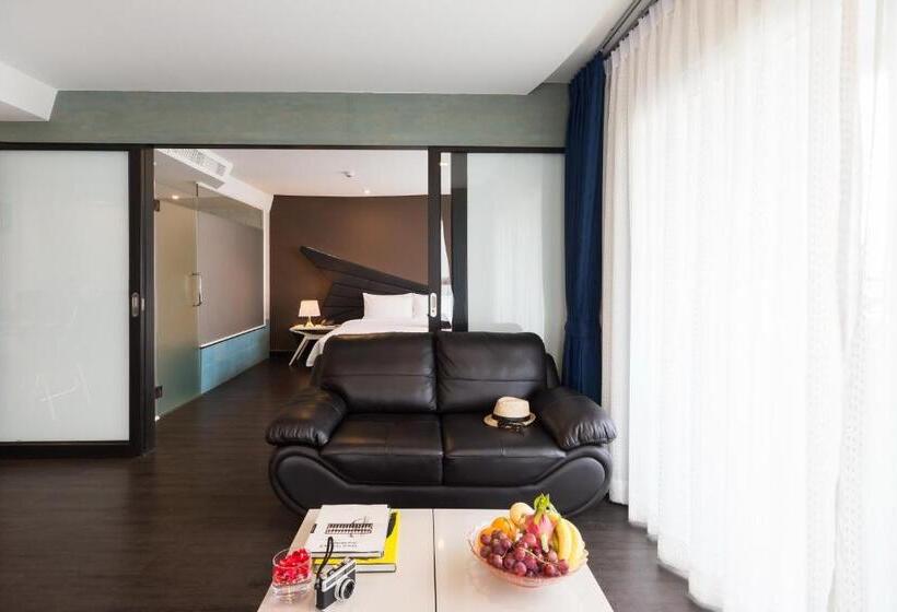 스위트, Blue Boat Hotel Jc