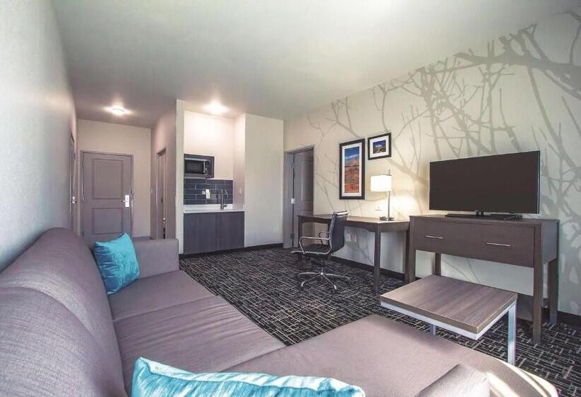Family Suite, La Quinta By Wyndham Pampa