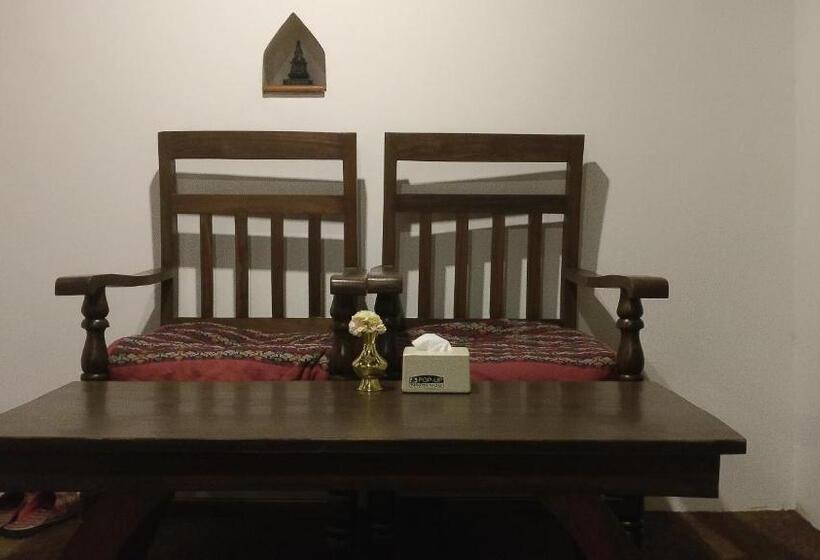 اتاق استاندارد, Temple House