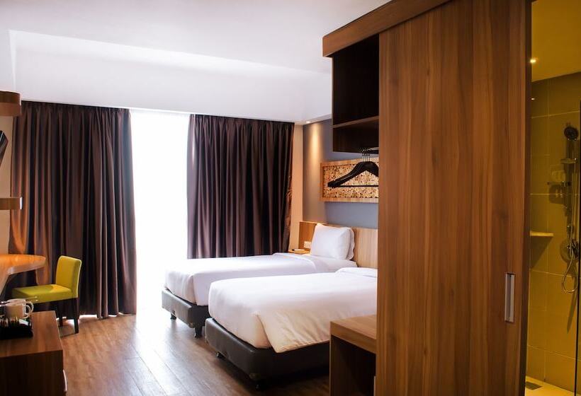 Номер Deluxe, Ayola First Point Hotel Pekanbaru