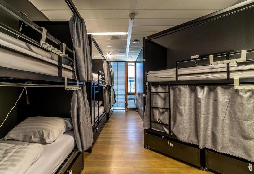 מיטה בחדר משותף, Hostelle   Women Only Hostel Amsterdam